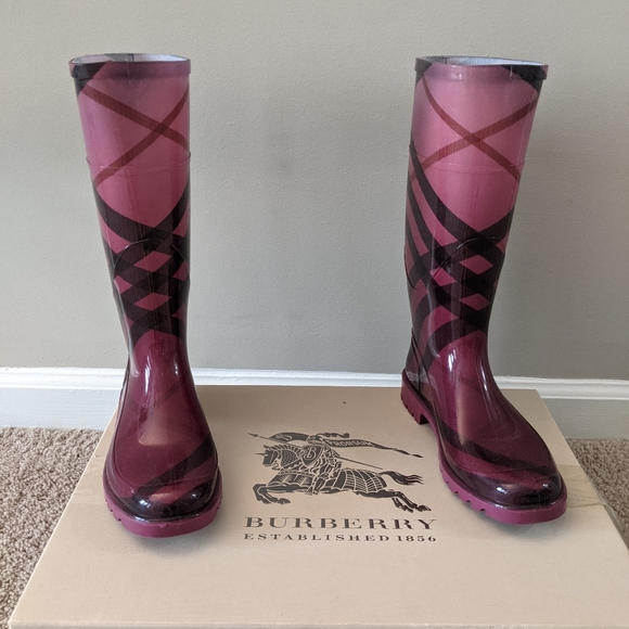 Burberry Raspberry Rain Boot 35EU - Picture 3 of 7